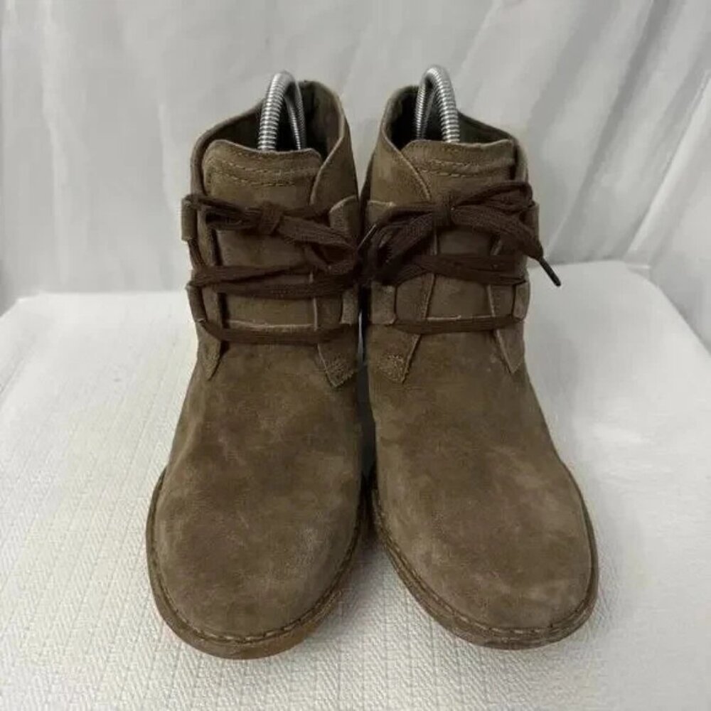 Clarks Carleta Lyon Ankle Boot Bootie Lace Up Women’s‎ 12 Khaki Brown Suede - Picture 2 of 8